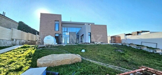 Продаётся 12-комн. дом/дача 700 м², пос. Бильгях, photo 1 from 30