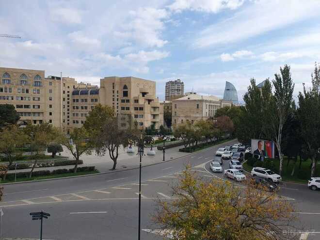 3-комн. вторичка - м. Элмляр Академиясы - 87 м² (1)