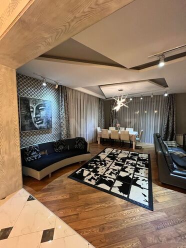 6 otaqlı həyət evi/bağ evi - Şüvəlan q. - 400 m² (23)