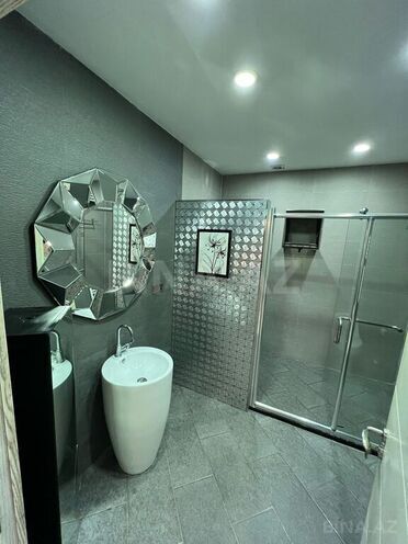 6 otaqlı həyət evi/bağ evi - Şüvəlan q. - 400 m² (22)