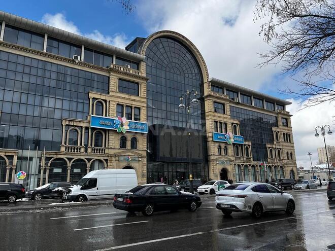 Объект - м. Элмляр Академиясы - 1500 м² (1)
