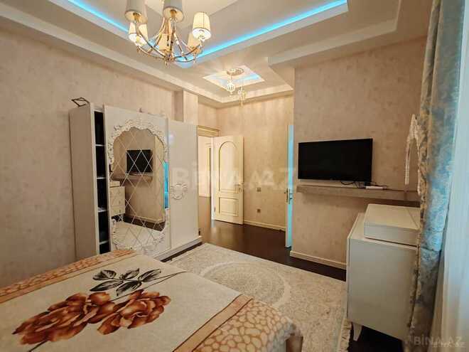 8 otaqlı həyət evi/bağ evi - Bakıxanov q. - 470 m² (9)