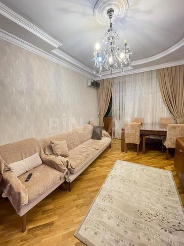 3 otaqlı köhnə tikili - 5-ci mikrorayon q. - 80 m² (2)
