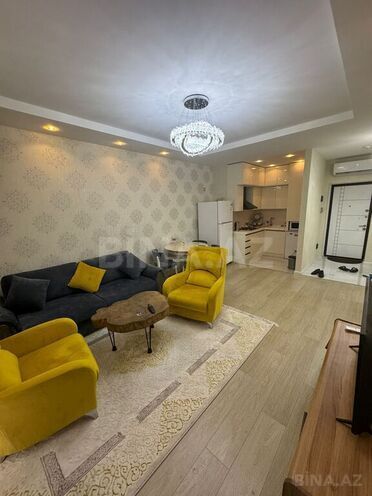 Сдаётся 2-комн. новостройка 70 м², м. 8 ноября, photo 1 from 12