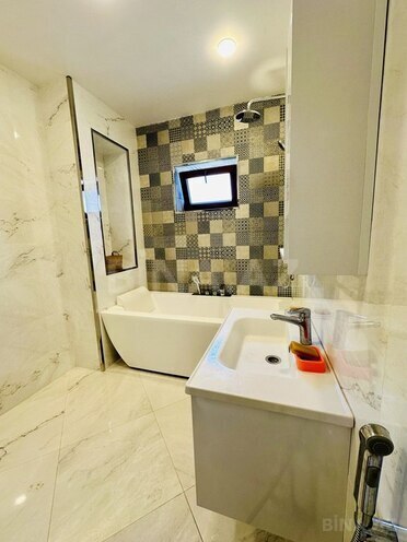 9 otaqlı həyət evi/bağ evi - Şağan q. - 430 m² (21)