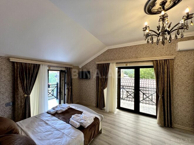 9 otaqlı həyət evi/bağ evi - Qəbələ - 350 m² (17)