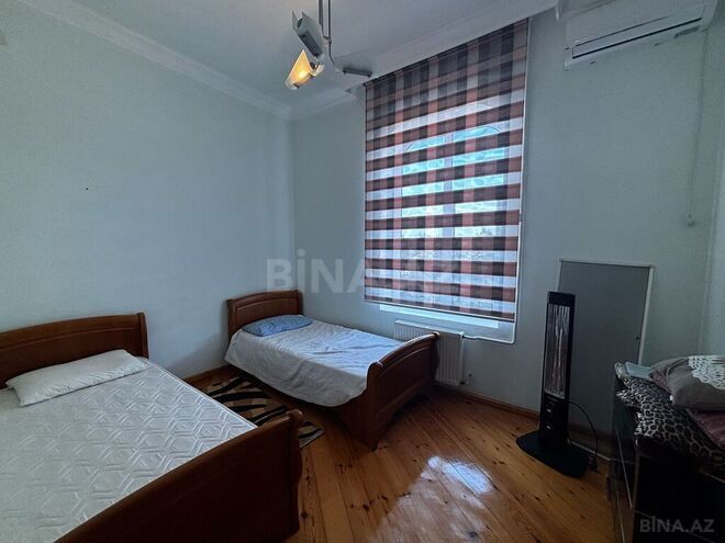 5 otaqlı həyət evi/bağ evi - Şüvəlan q. - 300 m² (25)