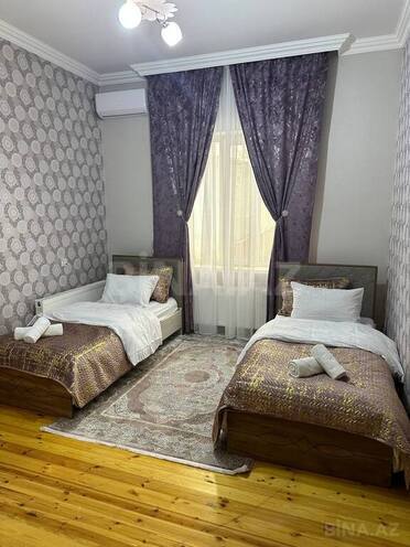 4 otaqlı həyət evi/bağ evi - Qəbələ - 270 m² (11)