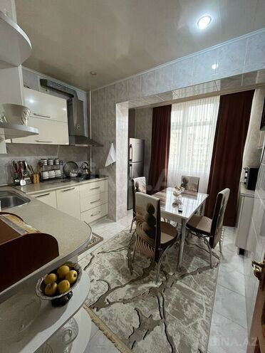 4 otaqlı köhnə tikili - İnşaatçılar m. - 100 m² (1)