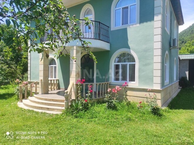5 otaqlı həyət evi/bağ evi - Qəbələ - 200 m² (29)