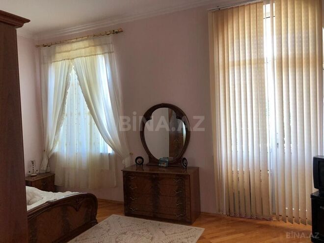 6 otaqlı həyət evi/bağ evi - Novxanı q. - 200 m² (14)
