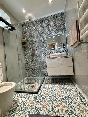 6 otaqlı həyət evi/bağ evi - Şüvəlan q. - 250 m² (15)