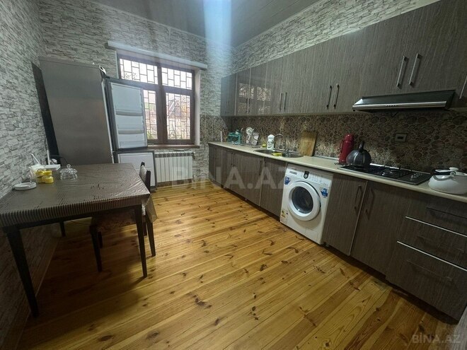 5 otaqlı həyət evi/bağ evi - Qəbələ - 220 m² (12)