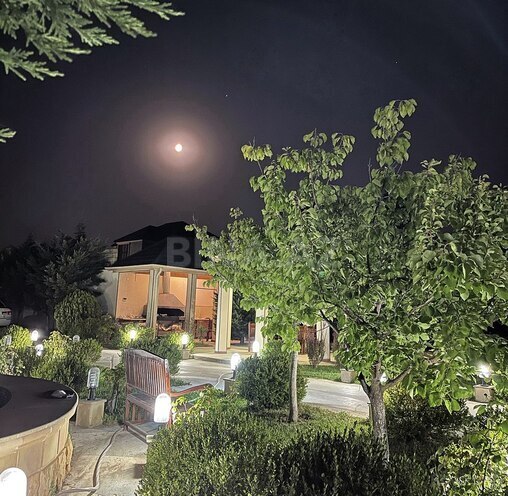 6 otaqlı həyət evi/bağ evi - Novxanı q. - 300 m² (1)
