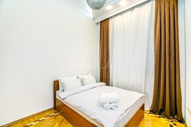 İcarəyə verilir 5 otaqlı köhnə tikili 275 m², 28 May m., photo 24 from 29
