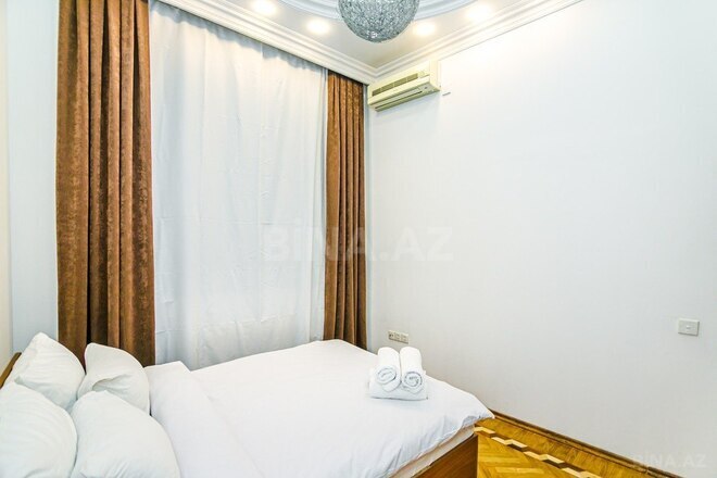 İcarəyə verilir 5 otaqlı köhnə tikili 275 m², 28 May m., photo 25 from 29