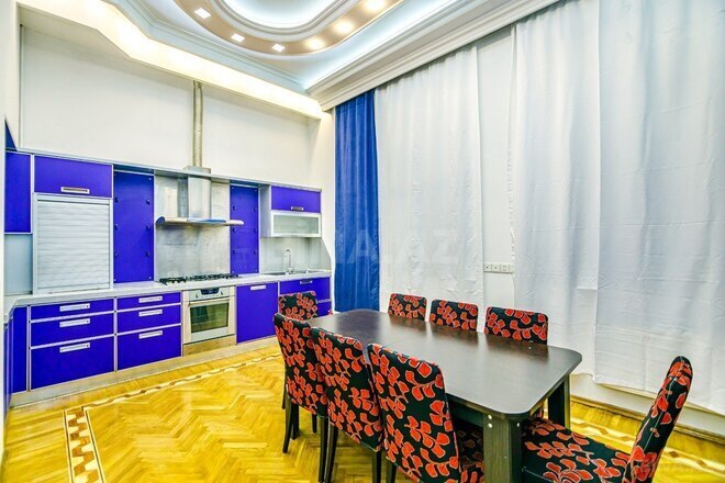 İcarəyə verilir 5 otaqlı köhnə tikili 275 m², 28 May m., photo 21 from 29