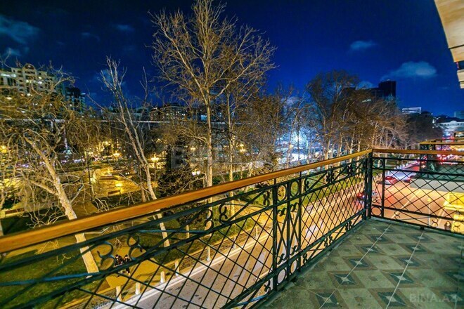 İcarəyə verilir 5 otaqlı köhnə tikili 275 m², 28 May m., photo 28 from 29