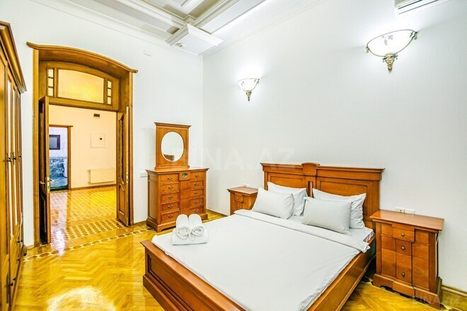 İcarəyə verilir 5 otaqlı köhnə tikili 275 m², 28 May m., photo 18 from 29