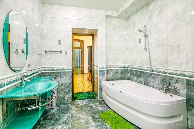 İcarəyə verilir 5 otaqlı köhnə tikili 275 m², 28 May m., photo 15 from 29