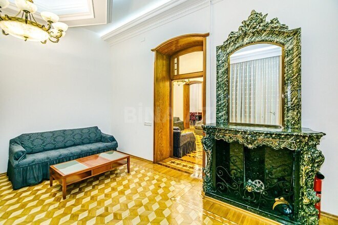 İcarəyə verilir 5 otaqlı köhnə tikili 275 m², 28 May m., photo 10 from 29