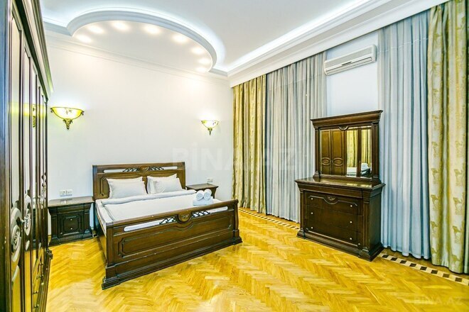 İcarəyə verilir 5 otaqlı köhnə tikili 275 m², 28 May m., photo 27 from 29