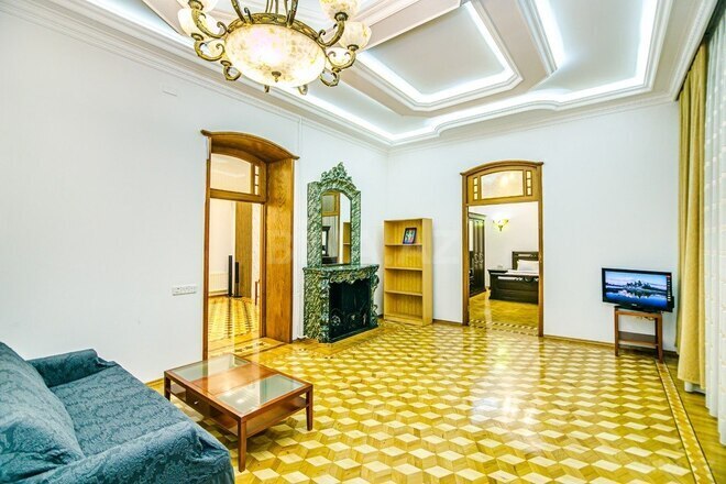 İcarəyə verilir 5 otaqlı köhnə tikili 275 m², 28 May m., photo 26 from 29