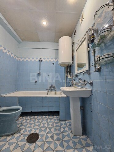 Satılır 4 otaqlı köhnə tikili 145 m², 28 May m., photo 13 from 18