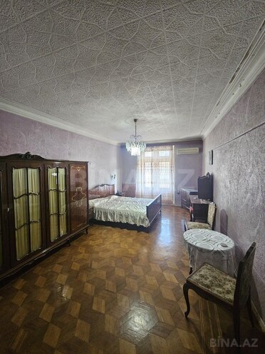 Satılır 4 otaqlı köhnə tikili 145 m², 28 May m., photo 10 from 18