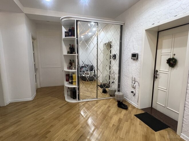 3-комн. новостройка - м. 8 ноября - 145 м² (13)