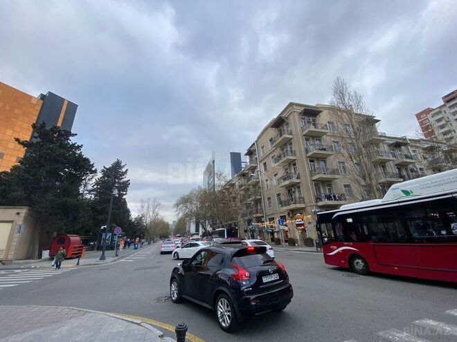 2 otaqlı köhnə tikili - 28 May m. - 68 m² (1)