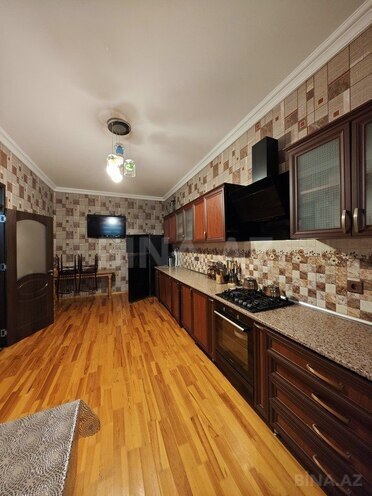 6 otaqlı həyət evi/bağ evi - Qaraçuxur q. - 220 m² (25)