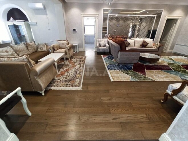 6 otaqlı həyət evi/bağ evi - Şüvəlan q. - 350 m² (23)