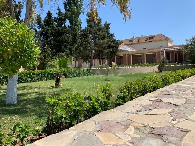 8 otaqlı həyət evi/bağ evi - Mərdəkan q. - 300 m² (1)