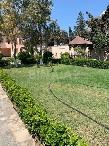 8 otaqlı həyət evi/bağ evi - Mərdəkan q. - 300 m² (2)