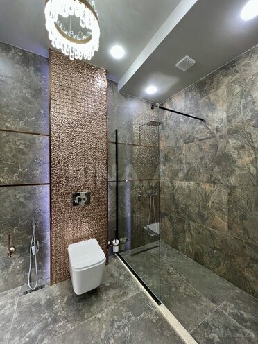 3-комн. новостройка - м. 8 ноября - 145 м² (13)