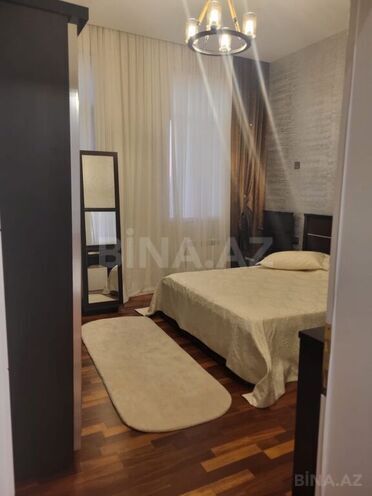 6 otaqlı həyət evi/bağ evi - Novxanı q. - 520 m² (23)