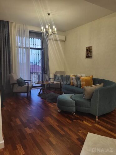 6 otaqlı həyət evi/bağ evi - Novxanı q. - 520 m² (18)