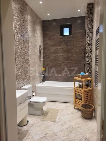 6 otaqlı həyət evi/bağ evi - Novxanı q. - 520 m² (9)