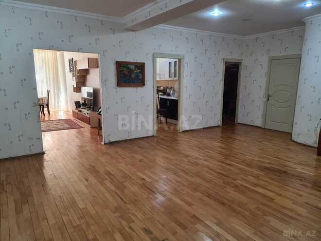 3-комн. новостройка - м. 8 ноября - 153 м² (1)