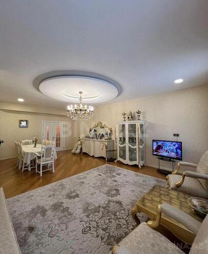 3-комн. новостройка - м. 8 ноября - 127 м² (2)