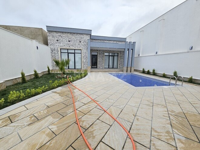 4 otaqlı həyət evi/bağ evi - Şüvəlan q. - 160 m² (1)