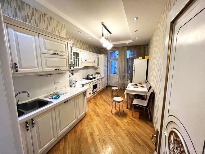 3-комн. новостройка - м. Насими - 140 м² (1)