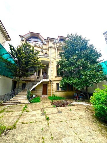 Satılır 16 otaqlı həyət evi/bağ evi 1 200 m², Gənclik m., photo 1 from 26