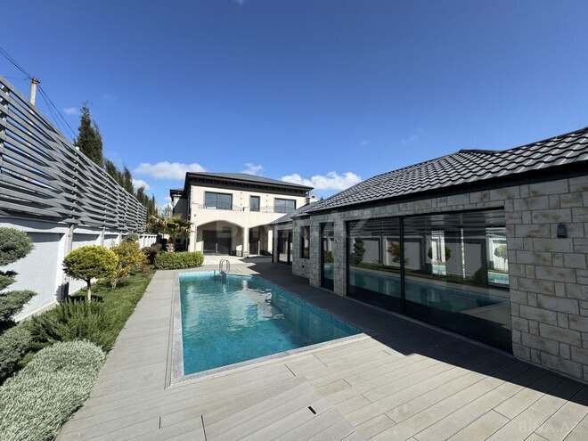 8 otaqlı həyət evi/bağ evi - Buzovna q. - 580 m² (1)