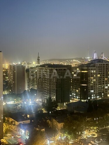 3 otaqlı yeni tikili - 28 May m. - 90 m² (1)