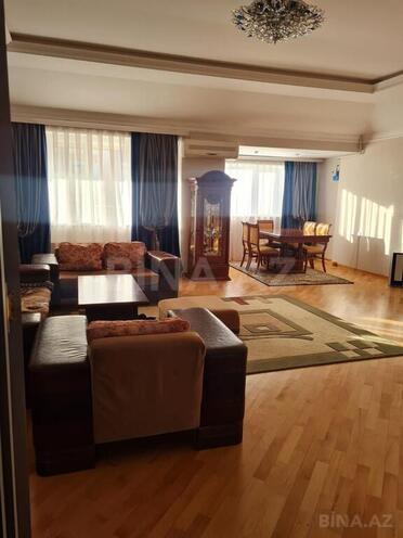 4 otaqlı yeni tikili - 8 Noyabr m. - 240 m² (1)