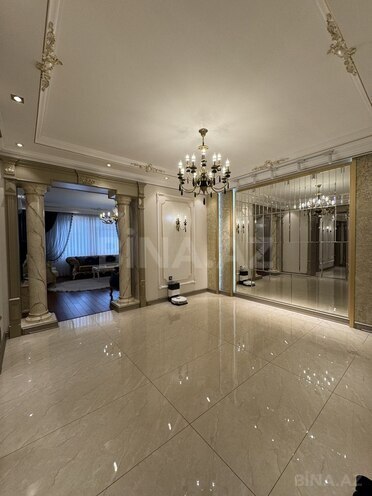 3-комн. новостройка - м. 8 ноября - 170 м² (1)