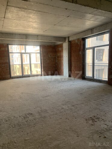 3-комн. новостройка - м. 28 мая - 121.3 м² (5)