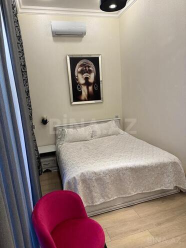 6 otaqlı həyət evi/bağ evi - Şüvəlan q. - 250 m² (18)